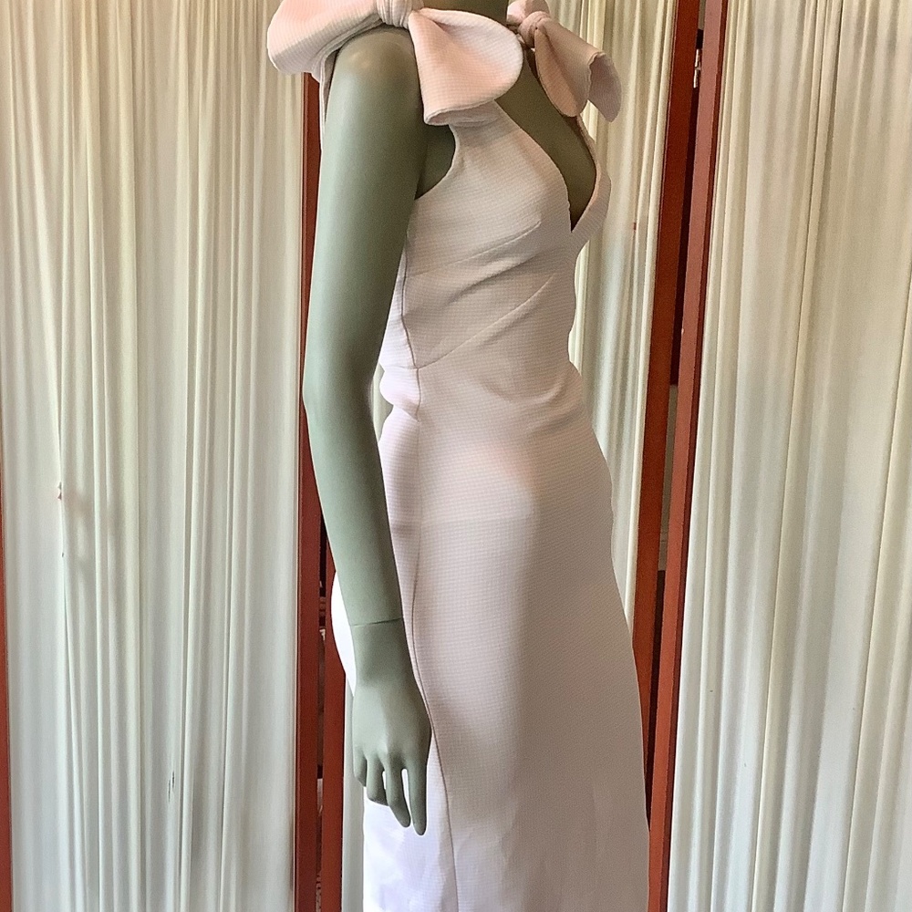 By Johnny Plunge V Midi Dress Bow Tie Straps Pale Pink Size 4 - Picture 5 of 12